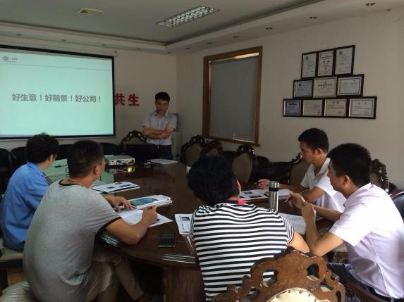 開(kāi)來(lái)濕克威商學(xué)院經(jīng)銷(xiāo)商銷(xiāo)售培訓(xùn)班第一期圓滿(mǎn)結(jié)束